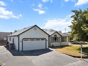 Building Photo - 3519 G Ave