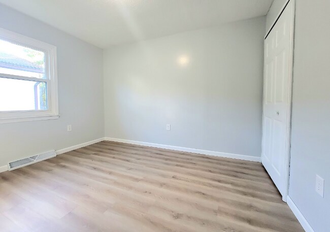 Foto del edificio - 2933 Daleford Ave NE