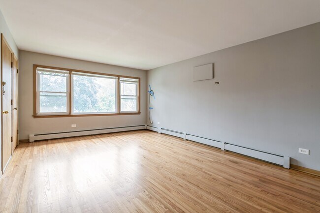 Foto del edificio - 8542 W Argyle St