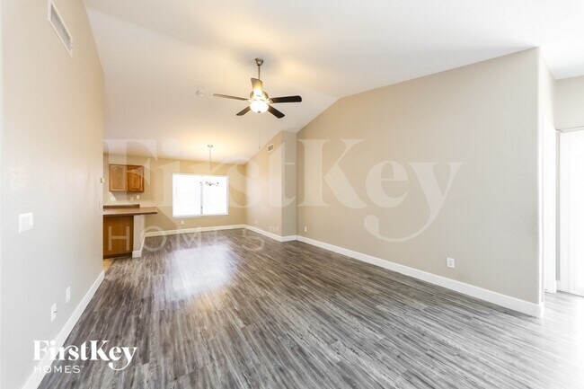 Foto del edificio - 18139 N 113th Ave