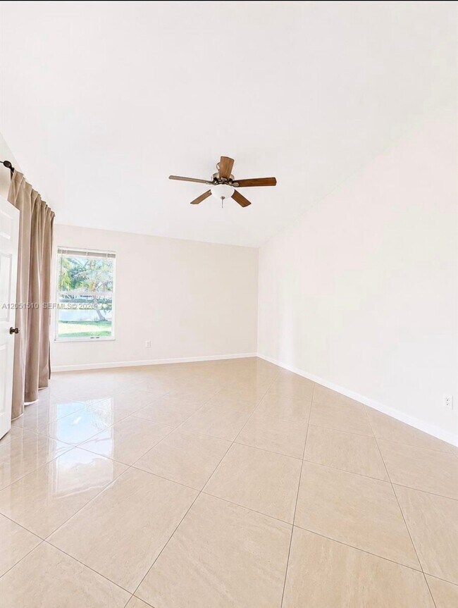 Building Photo - 12686 Westhampton Cir