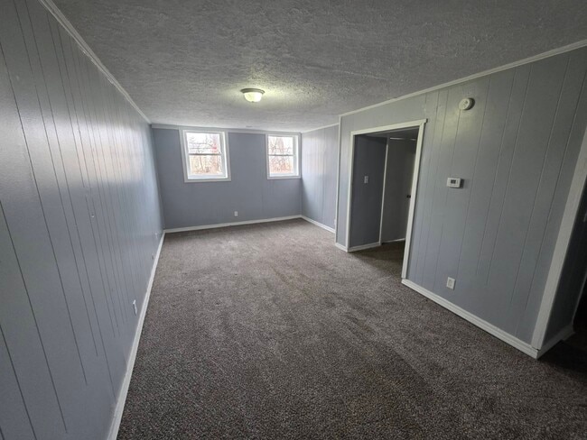 Building Photo - 107 S Church St