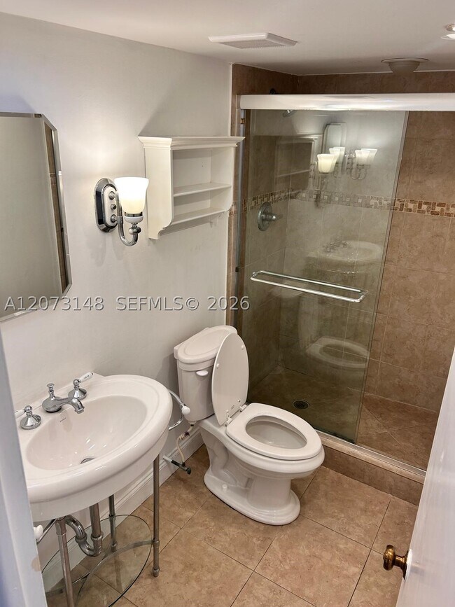 Building Photo - 4060 N Hills Dr