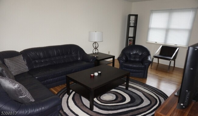 Foto del edificio - 8 Magnolia Ct