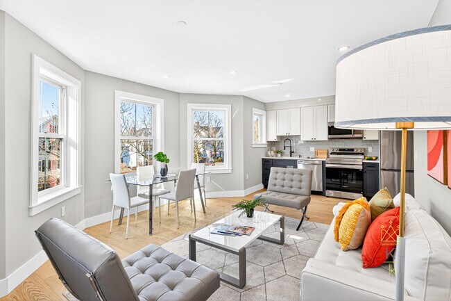 Building Photo - 584 Cambridge St