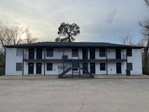 Building Photo - 625 Augusta Ave