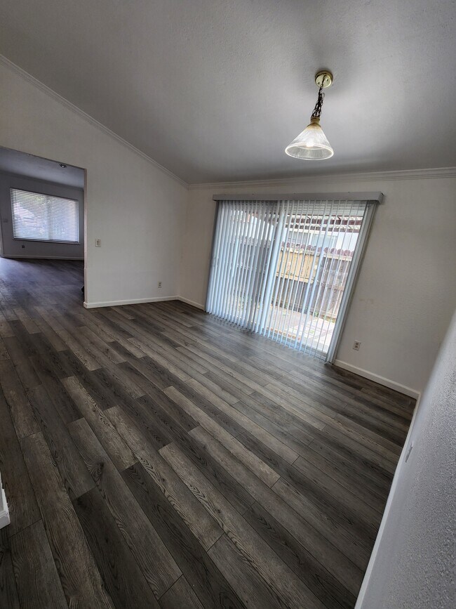 Building Photo - 3914 Renick Way
