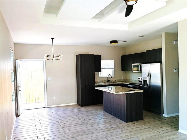 Building Photo - 6 S Colt Ln