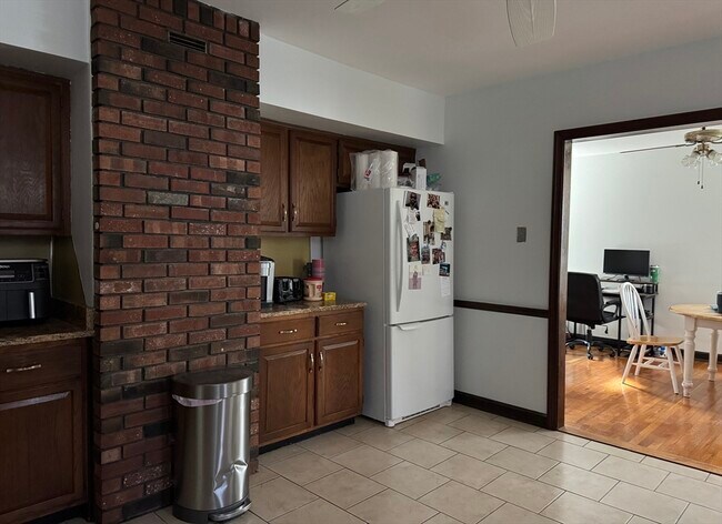 Foto del edificio - 320 Crescent St