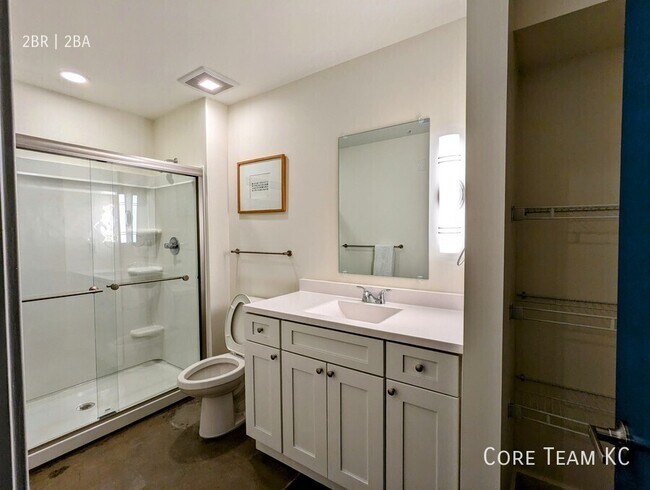 Foto del edificio - 3100 Gillham Plaza