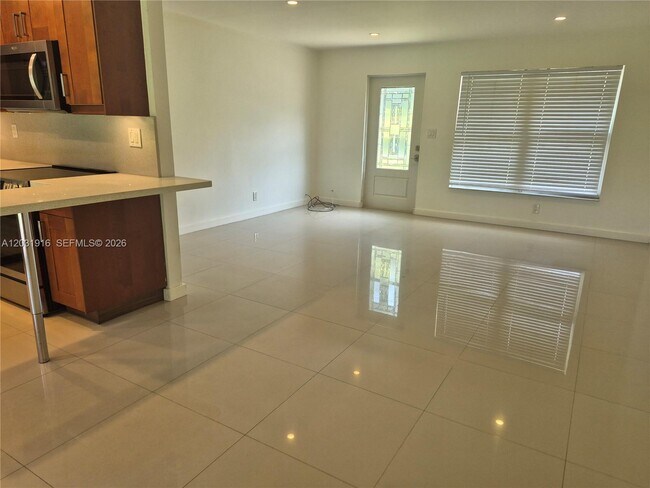 Foto del edificio - 1401 SW 32nd Ct