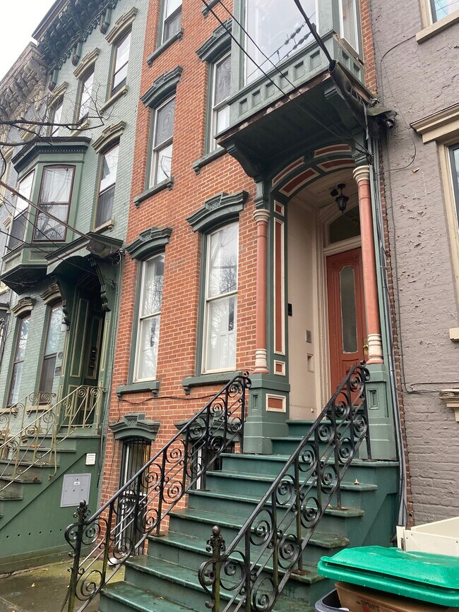 330 Hudson Ave, Albany, NY 12210 Townhome Rentals in Albany NY