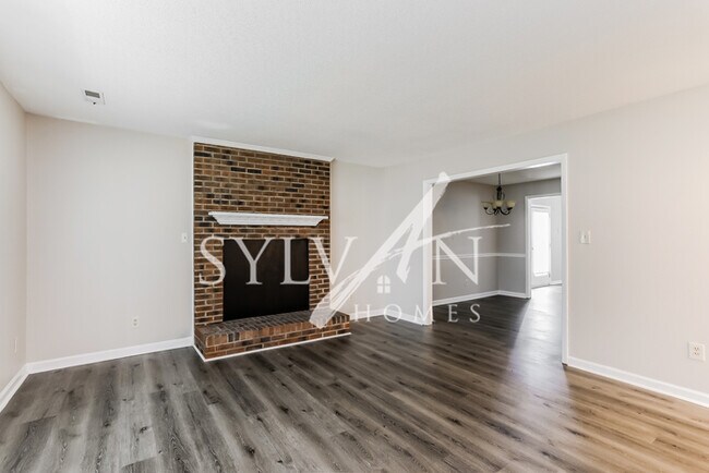 Building Photo - Carve Out a Great Life Here!