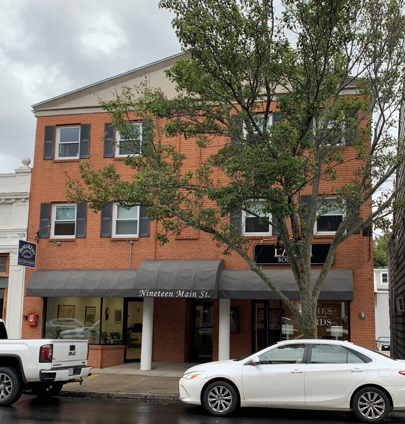 Primary Photo - 19 Main St