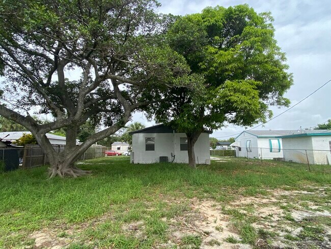 Foto del edificio - 1136 Avenue G