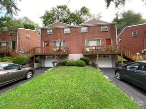 Building Photo - 920 Sleepy Hollow Rd