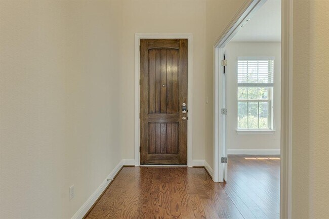 Foto del edificio - 4233 Privacy Hedge St