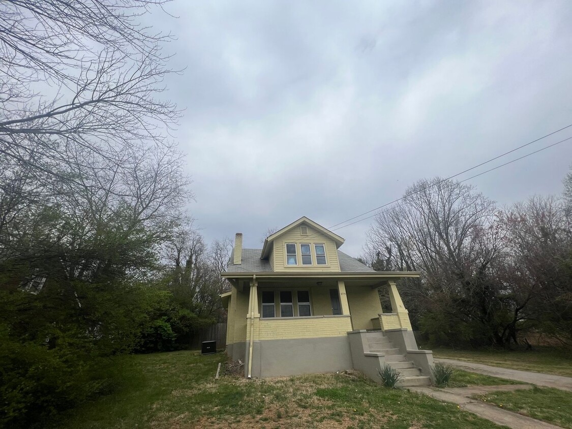 COMING SOON--3715 Hershberger Rd 3bed/1.5 bath $1495 - COMING SOON--3715 Hershberger Rd 3bed/1.5 bath $1495
