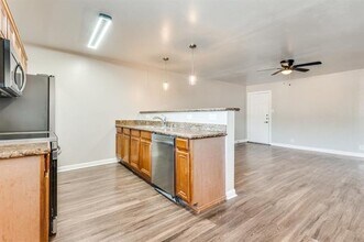 Building Photo - 4915 Reiger Ave