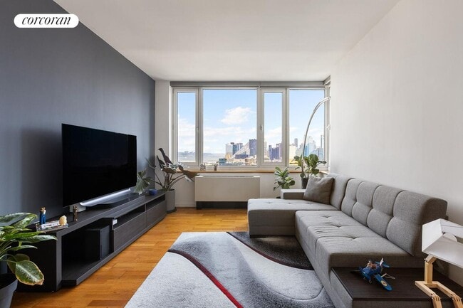 Building Photo - 635 W 42nd St
