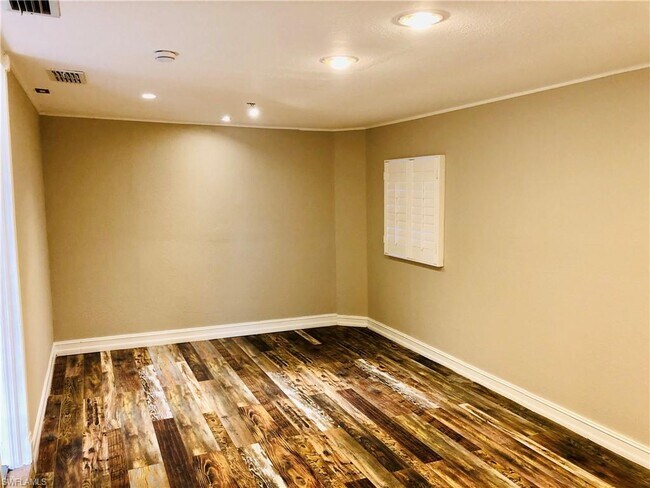 Foto del edificio - 4707 Nottingham Dr