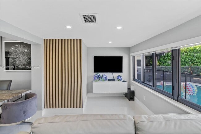 Foto del edificio - 830 SW 93rd Ave