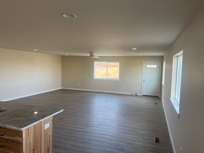 Building Photo - 1424 Edington Ave