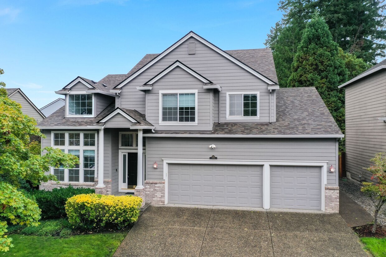 Foto principal - Beautiful 4 Bed, 3 Bath Rental Home in Bea...
