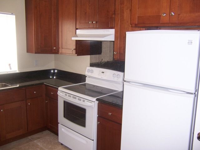 Building Photo - 1445 7th Ave