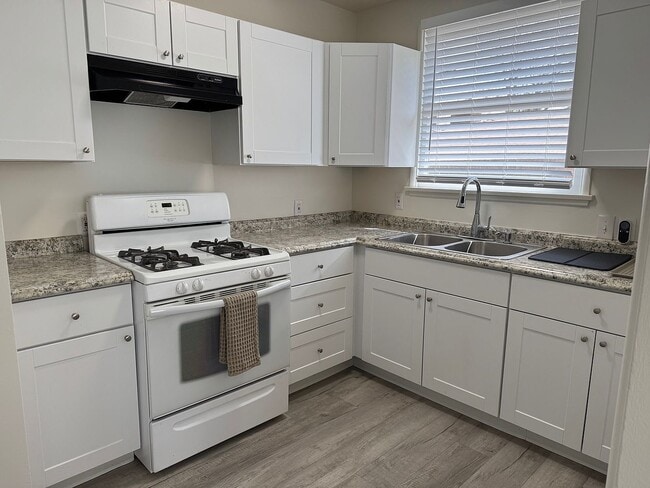 Building Photo - 2153 Cooley Pl