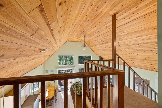 Building Photo - Fully Furnished 3 Bedroom Retreat in the P...