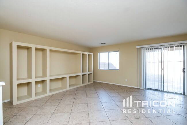 Foto del edificio - 8332 W Crown King Rd