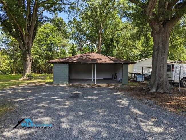 Building Photo - 3927 Cheek Road