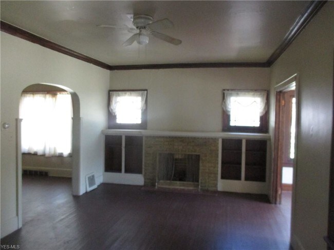 Building Photo - 278 E Lucius Ave