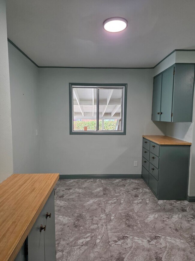 Foto del edificio - 3920 W Dorian St