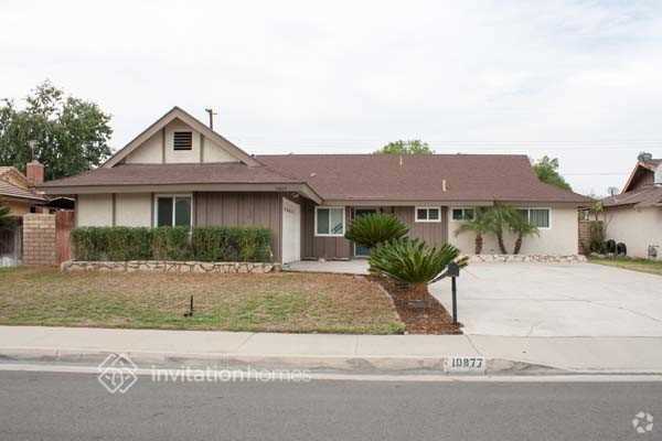 Building Photo - 10877 Mercer Ave