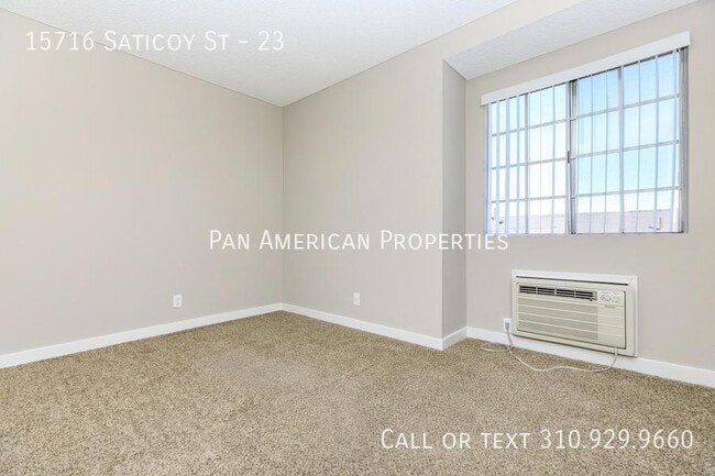 Building Photo - 15716 Saticoy St
