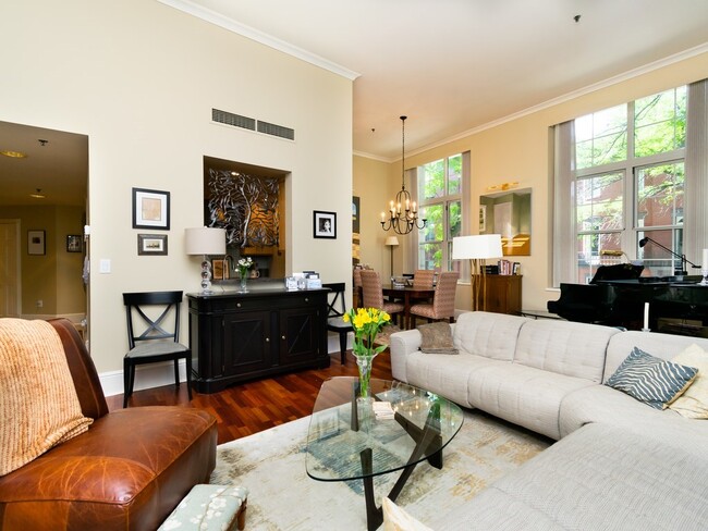 Building Photo - 30 Monument Sq