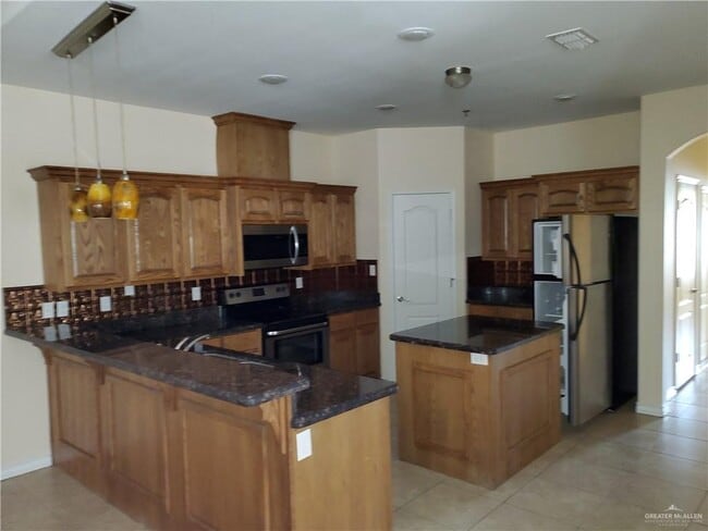 Building Photo - 3508 Samgar St