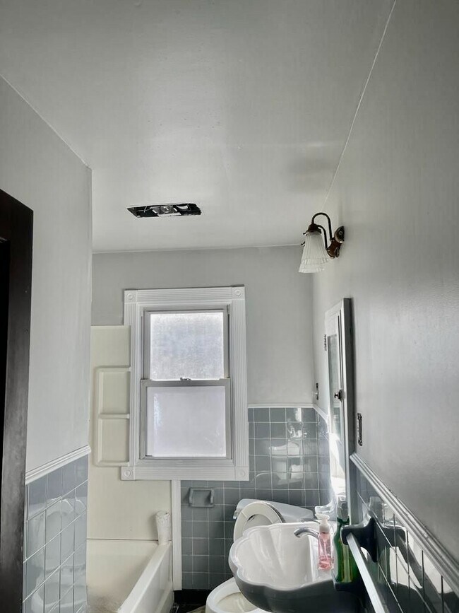 Foto del edificio - 339 Oak Rd