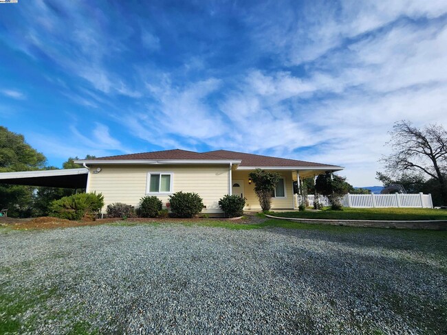 Foto del edificio - 9877 Foothill Rd