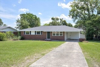 Building Photo - 2416 Sumac Dr