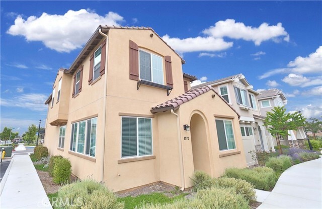 Primary Photo - 5572 Valencia Dr