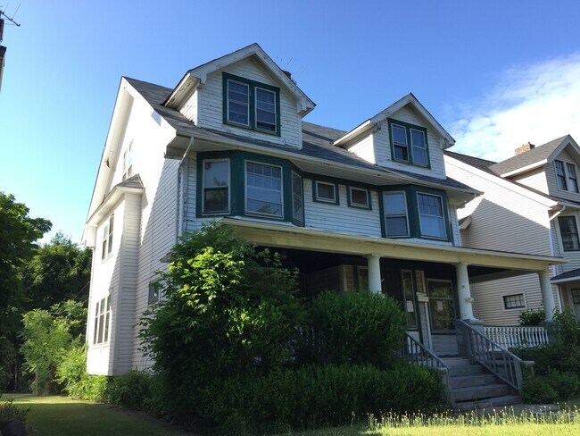 Foto del edificio - Whitethorn 3201-3203
