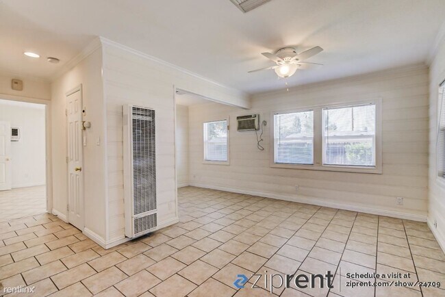 Building Photo - 1 br, 1 bath House - 920 1/2 Church Street...