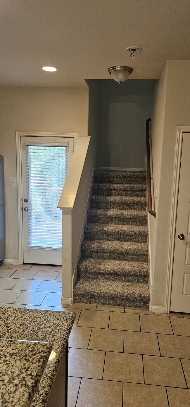 Foto del edificio - 5501 Bradford Pear Ln