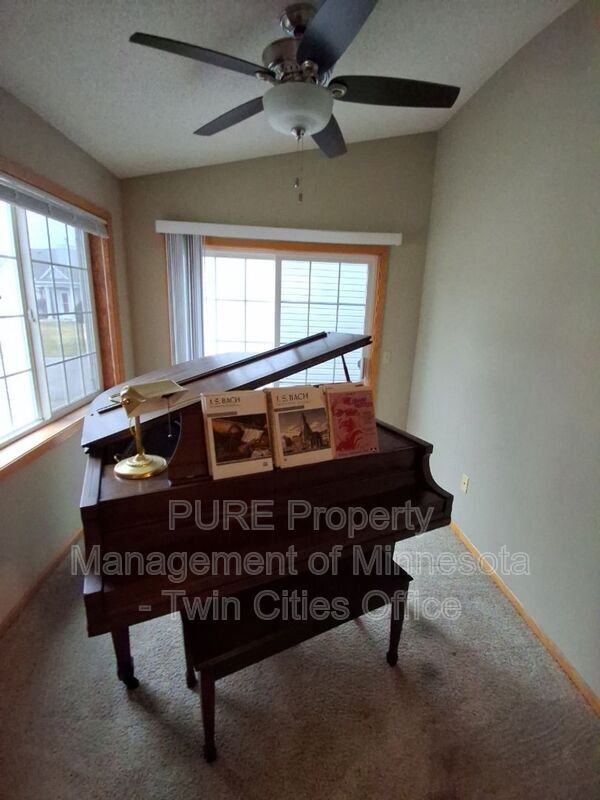 Foto del edificio - 4127 Ruby Ln