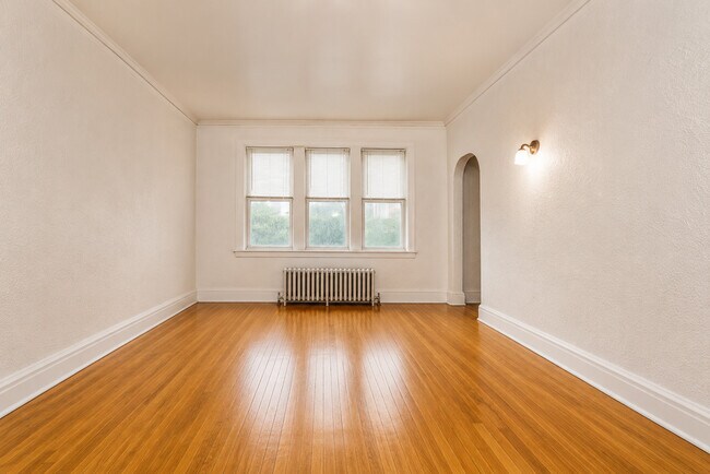Foto del edificio - 3041 W George St