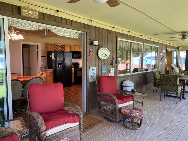 Foto del edificio - 6185 W Riverbend Rd