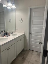 Building Photo - 424 Deven Dr